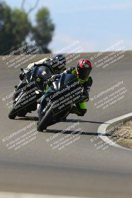 media/Sep-21-2025-TrackDaz (Sun) [[277c75b276]]/C Group/1240pm (Turn 2)/